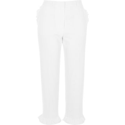White frill hem cropped trousers